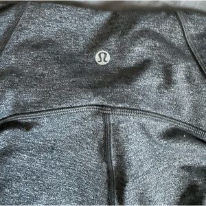 Gray lululemon cropped leggings